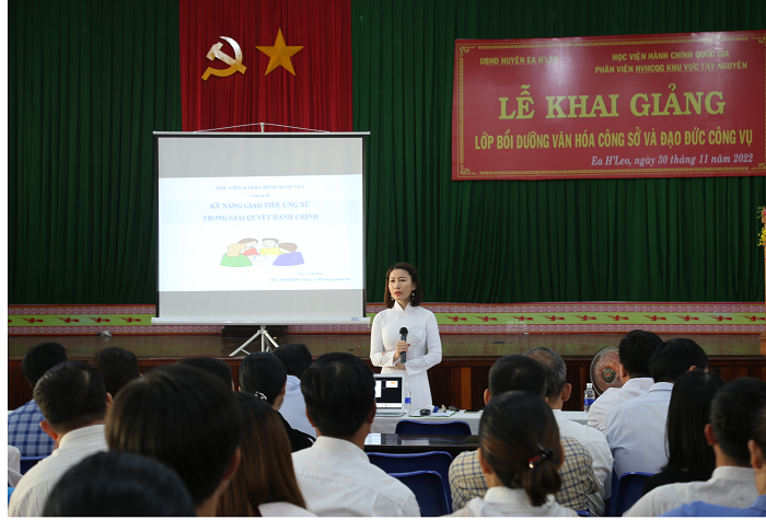 Khai giảng lớp bồi dưỡng văn hoá công sở, đạo đức công vụ cho cán bộ, công chức huyện Ea H’leo năm 2022